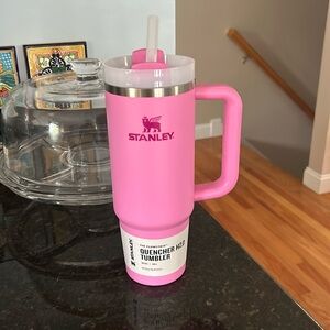 Brand new, never been used Stanley Quencher H2.0 Tumbler 30oz in Peony